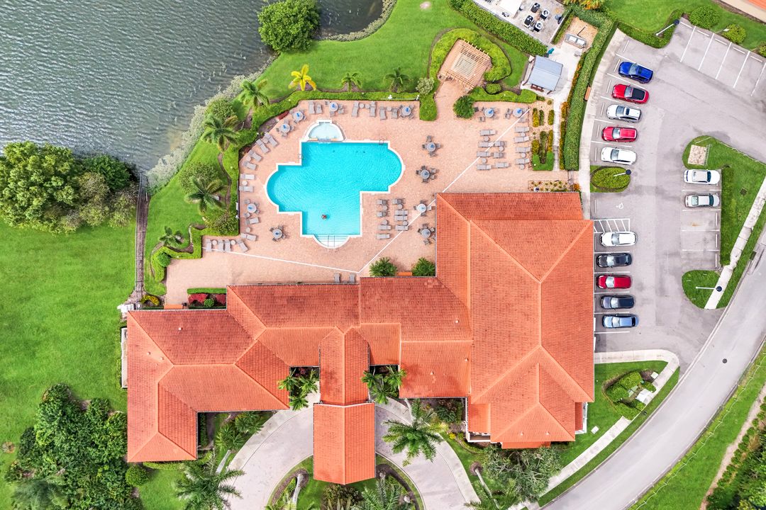 6635 Huntington Lakes Cir #202, Naples, FL 34119