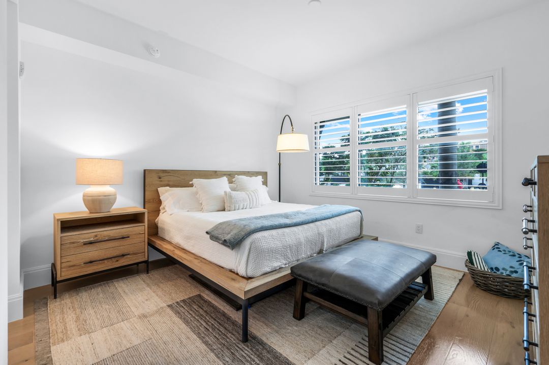 1130 3rd Ave S, Naples, FL 34102