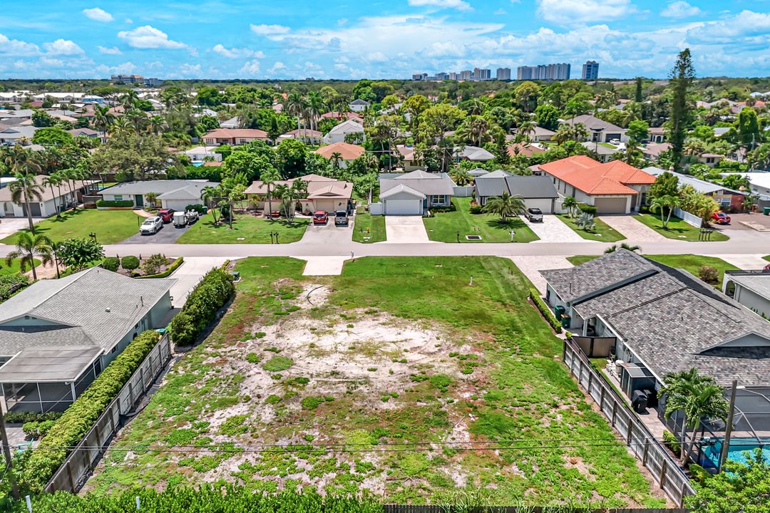 741 95th Ave N, Naples, FL 34108