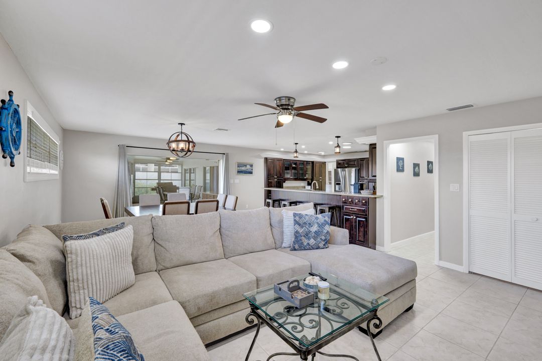 2033 SE 27th Terrace, Cape Coral, FL 33904