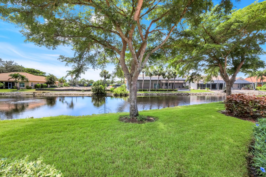 9172 Las Maderas Dr, Bonita Springs, FL 34135