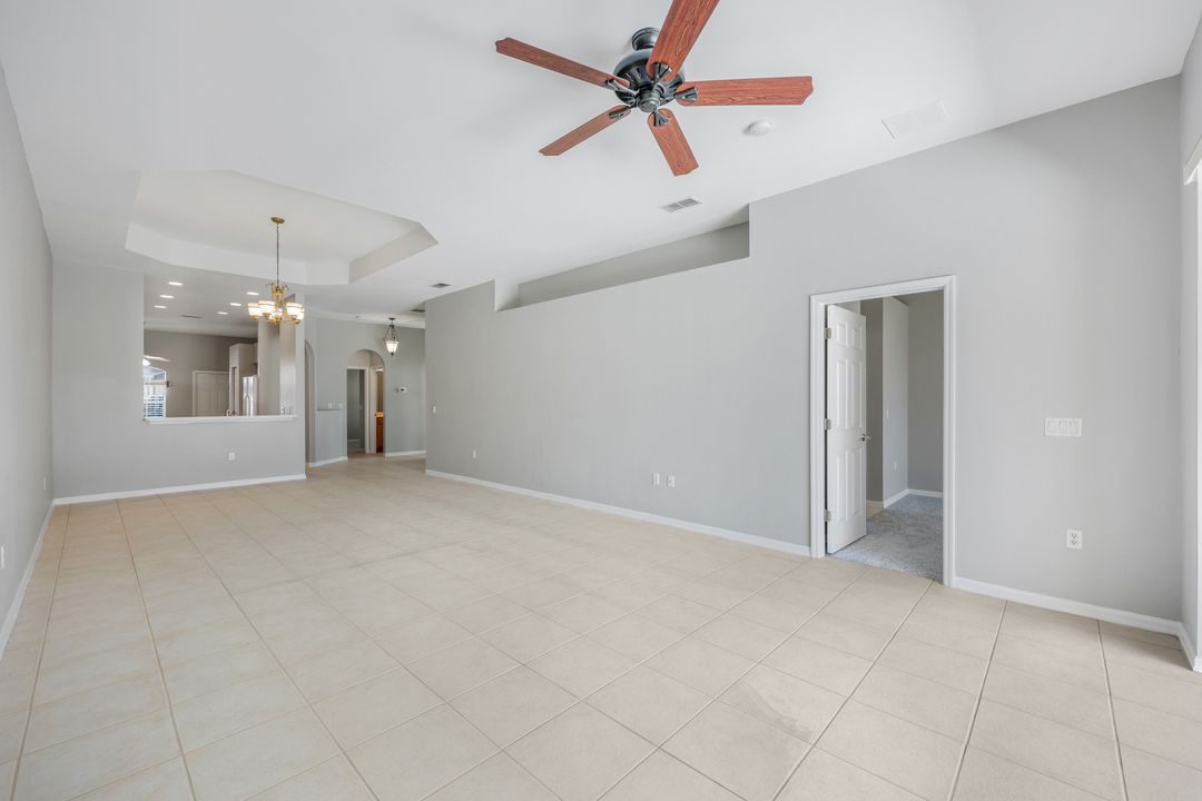 6504 Castlelawn Pl, Naples, FL 34113