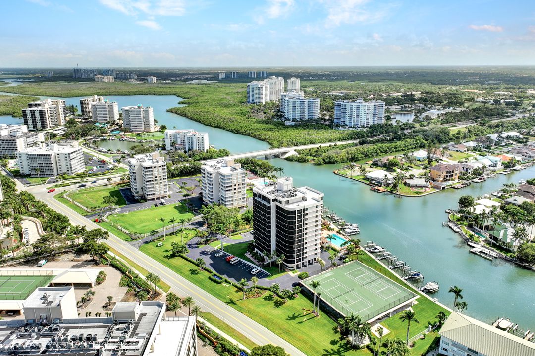 11030 Gulf Shore Dr #302, Naples, FL 34108