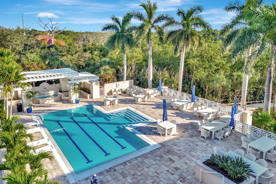 1252 Pocantico Ln, Naples, FL 34110