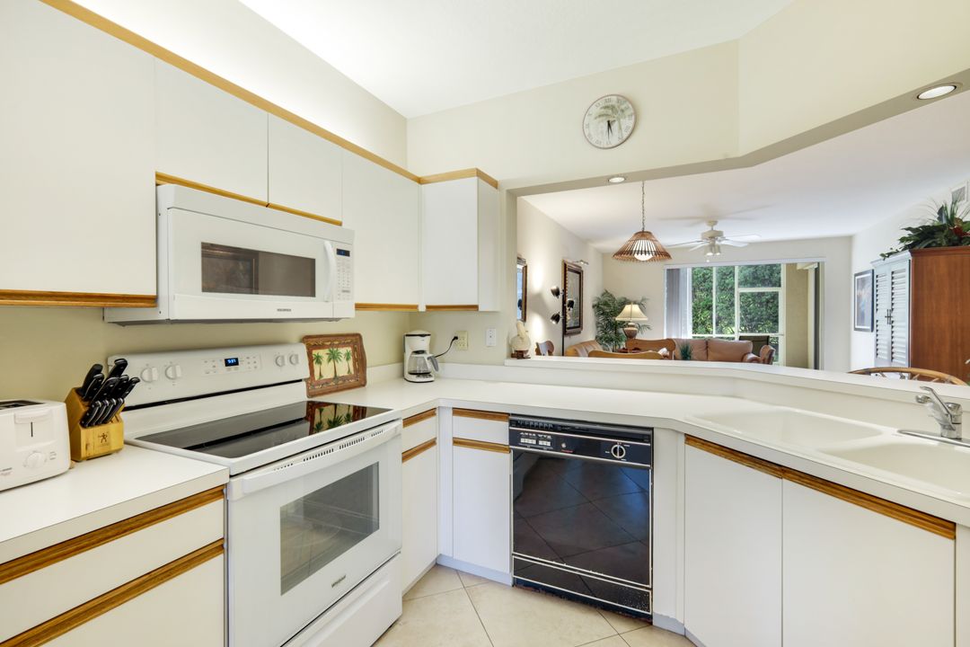 823 Tanbark Dr #103, Naples, FL 34108
