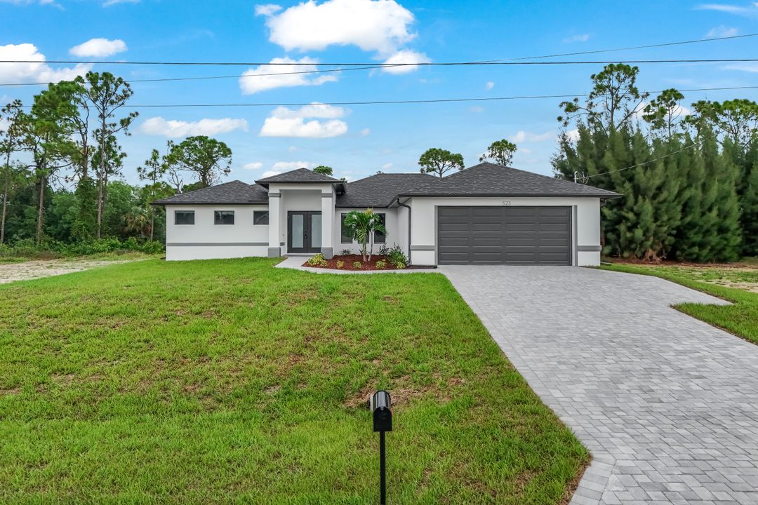 523 Wilmington Pkwy, Cape Coral, FL 33993