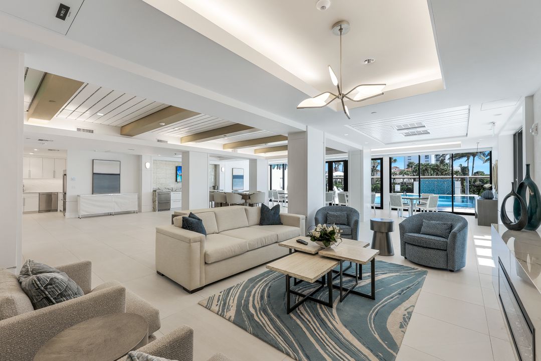 4001 Gulf Shore Blvd N #902, Naples, FL 34103