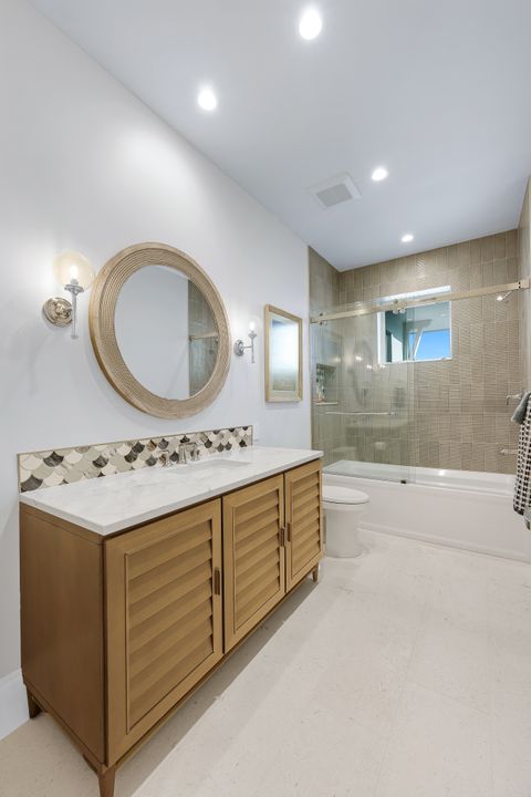 380 18th Ave S, Naples, FL 34102