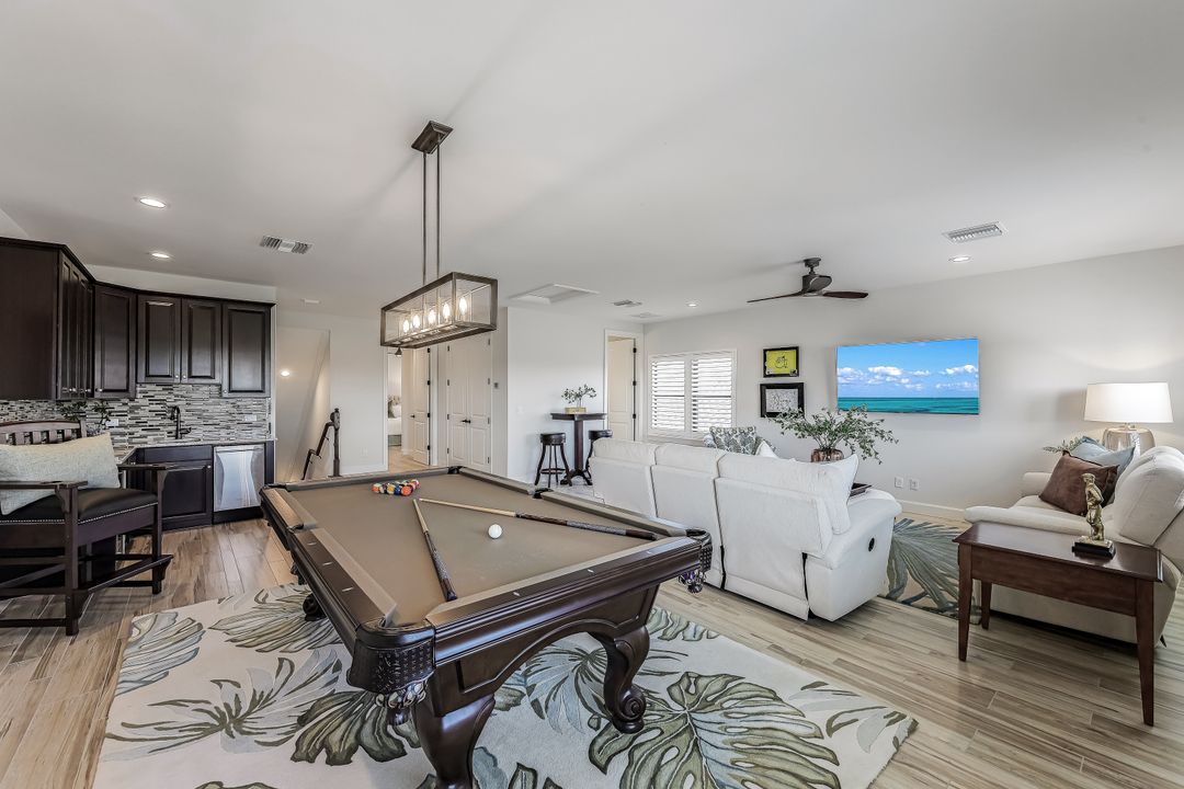 9071 Sorreno Ct, Naples, FL 34119