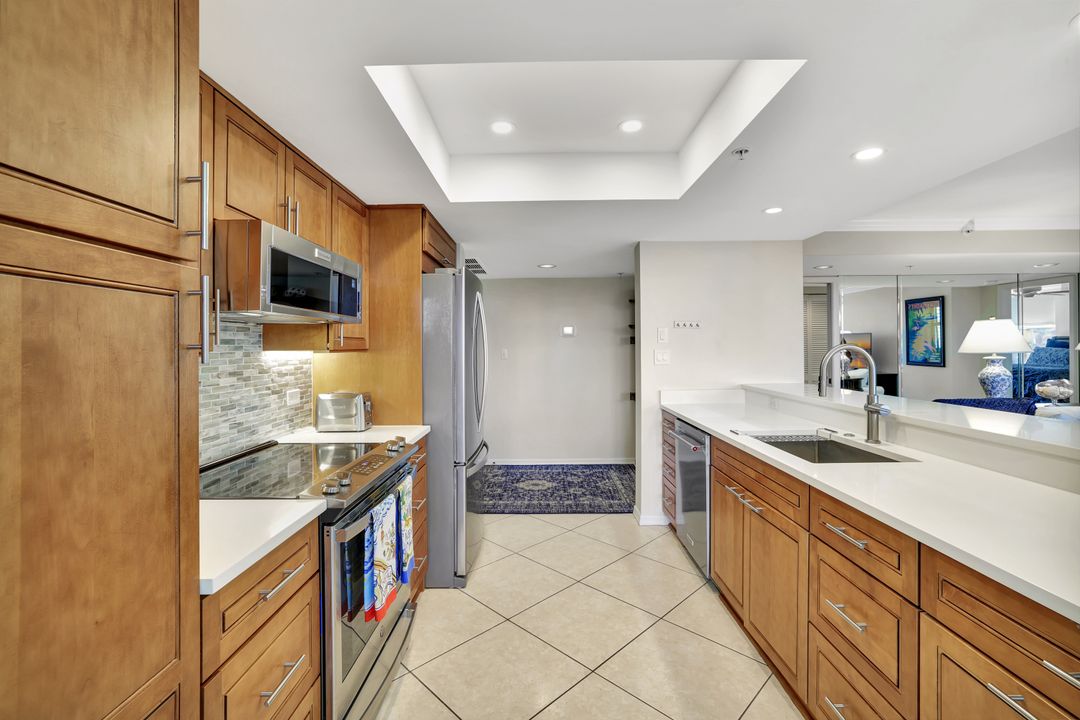 6573 Marissa Loop, Naples, FL 34108