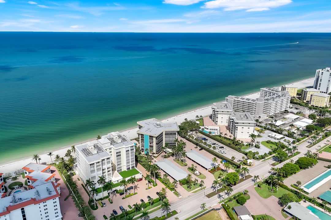 3399 Gulf Shore Blvd N #203, Naples, FL 34103