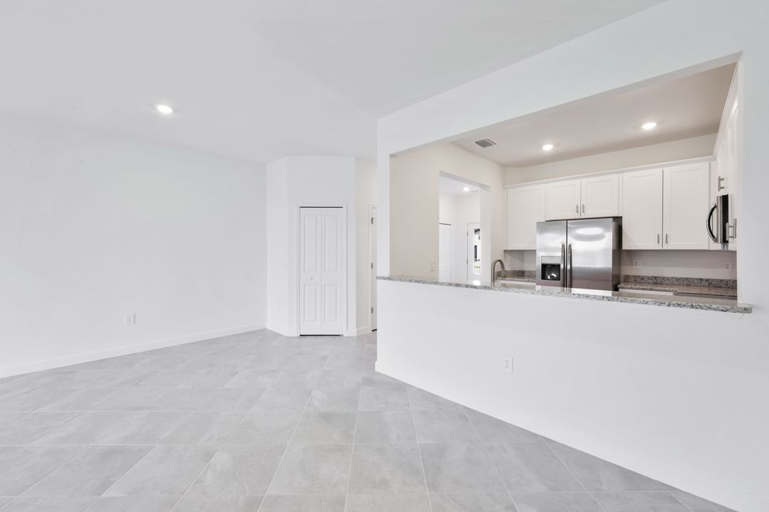 14273 Pine Lodge Ln, Fort Myers, FL 33913