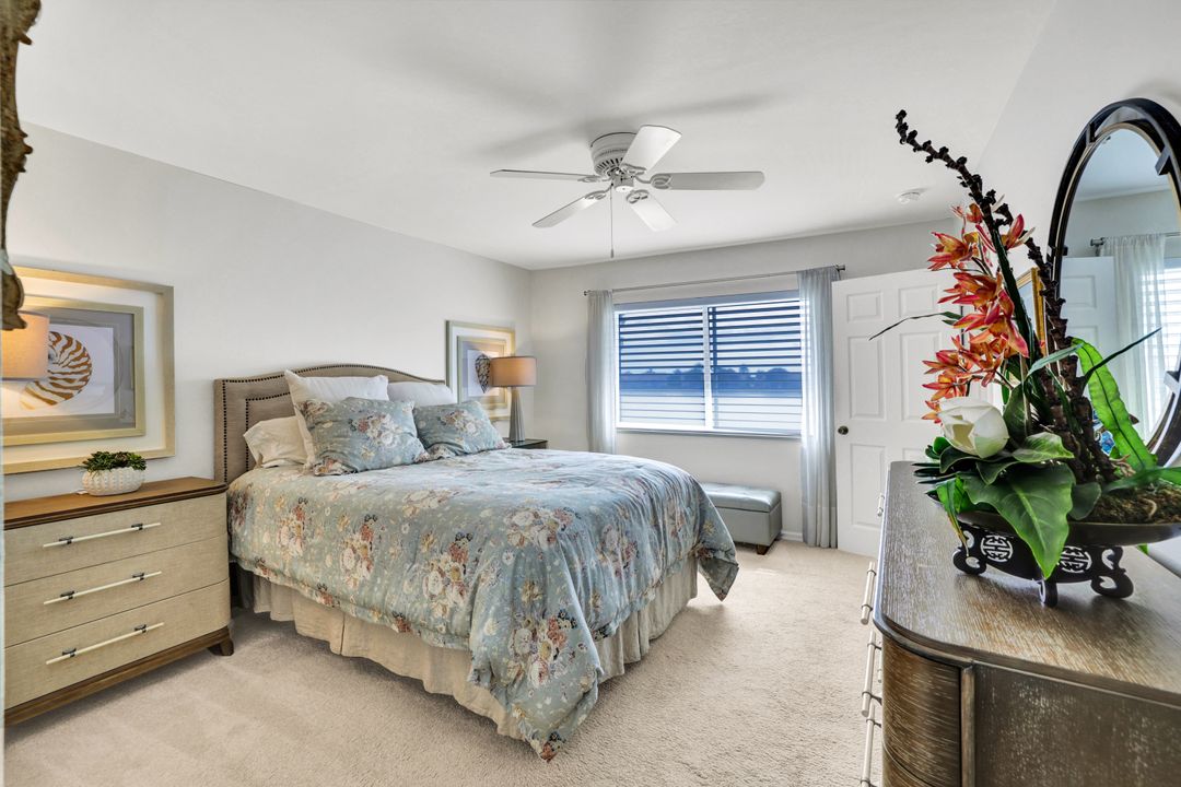 7742 Emerald Cir #V203, Naples, FL 34109