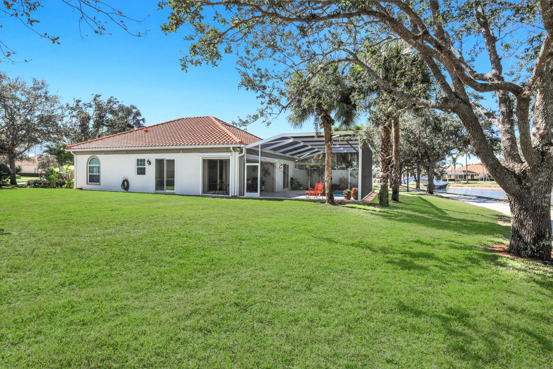 5343 Hawkesbury Way, Naples, FL 34119