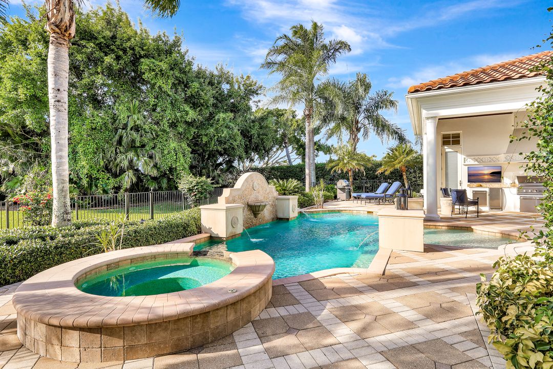 2249 Miramonte Ct, Naples, FL 34105