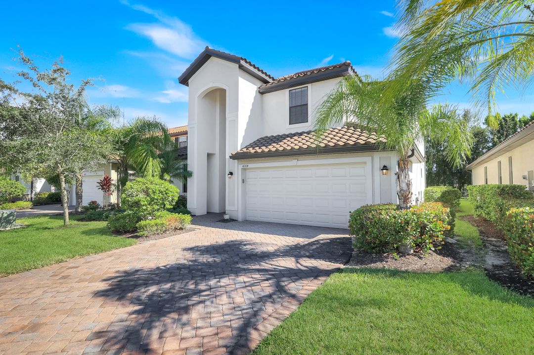 4264 Raffia Palm Cir, Naples, FL 34119