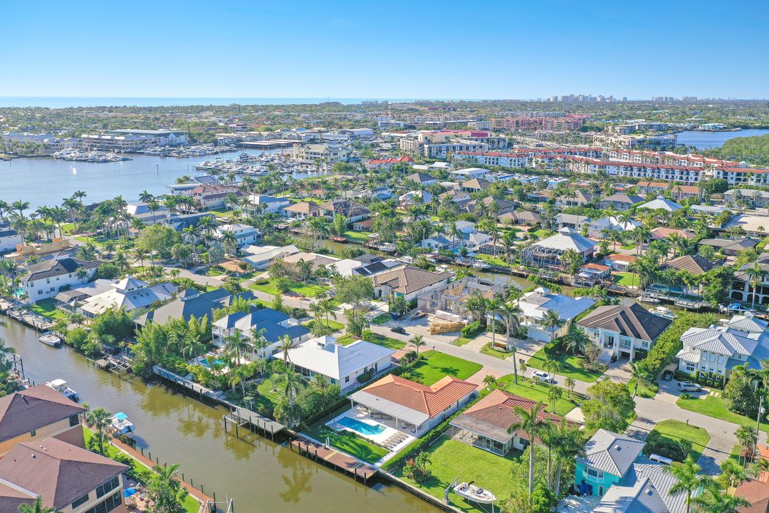 1522 Pelican Ave, Naples, FL 34102