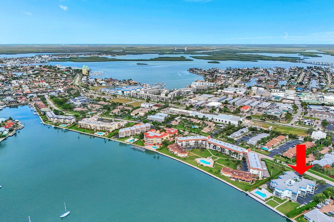 710 W Elkcam Cir #204, Marco Island, FL 34145