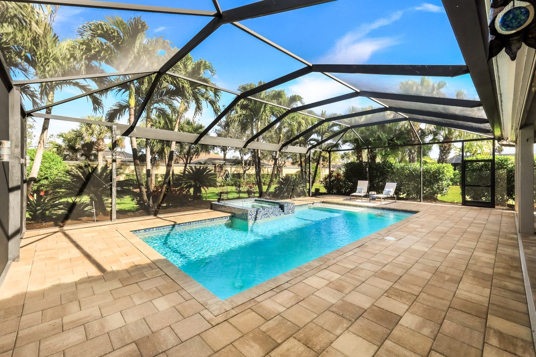 9314 Quarry Dr, Naples, FL 34120