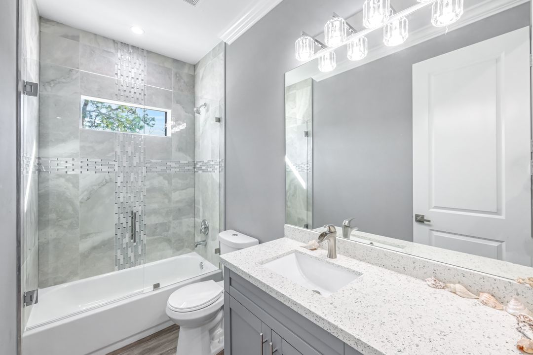 141 20th Ave NW, Naples, FL 34120