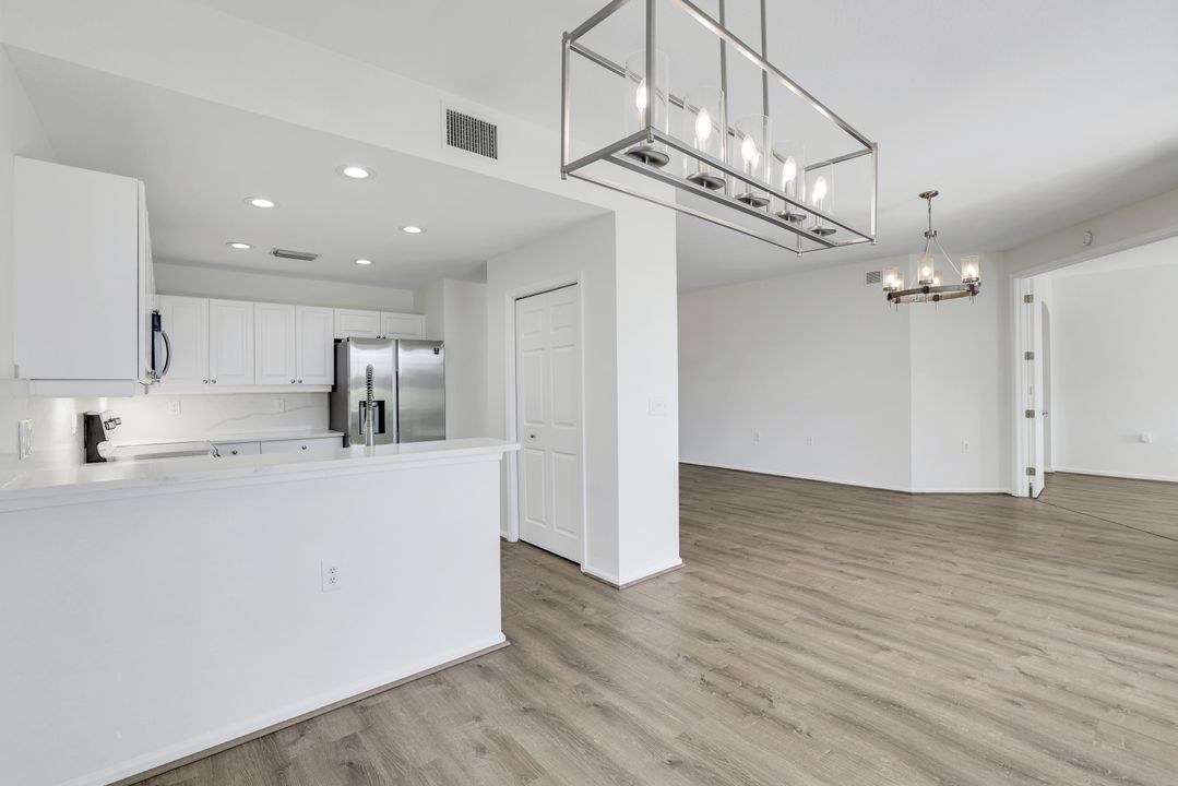 6875 Ascot Dr #102, Naples, FL 34113