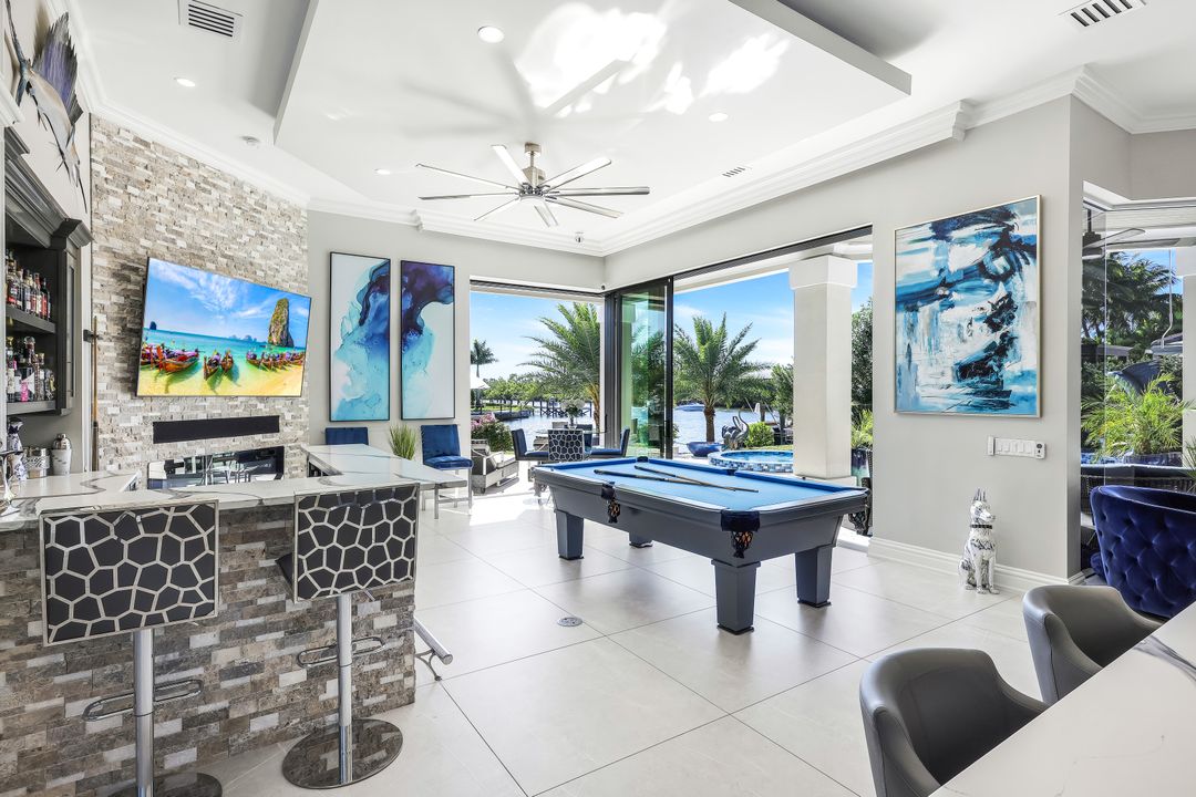 1518 Hermitage Ln, Cape Coral, FL 33914