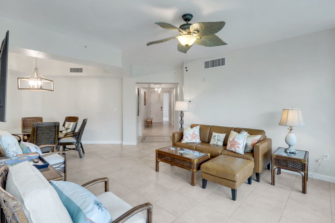 300 Dunes Blvd #203, Naples, FL 34110