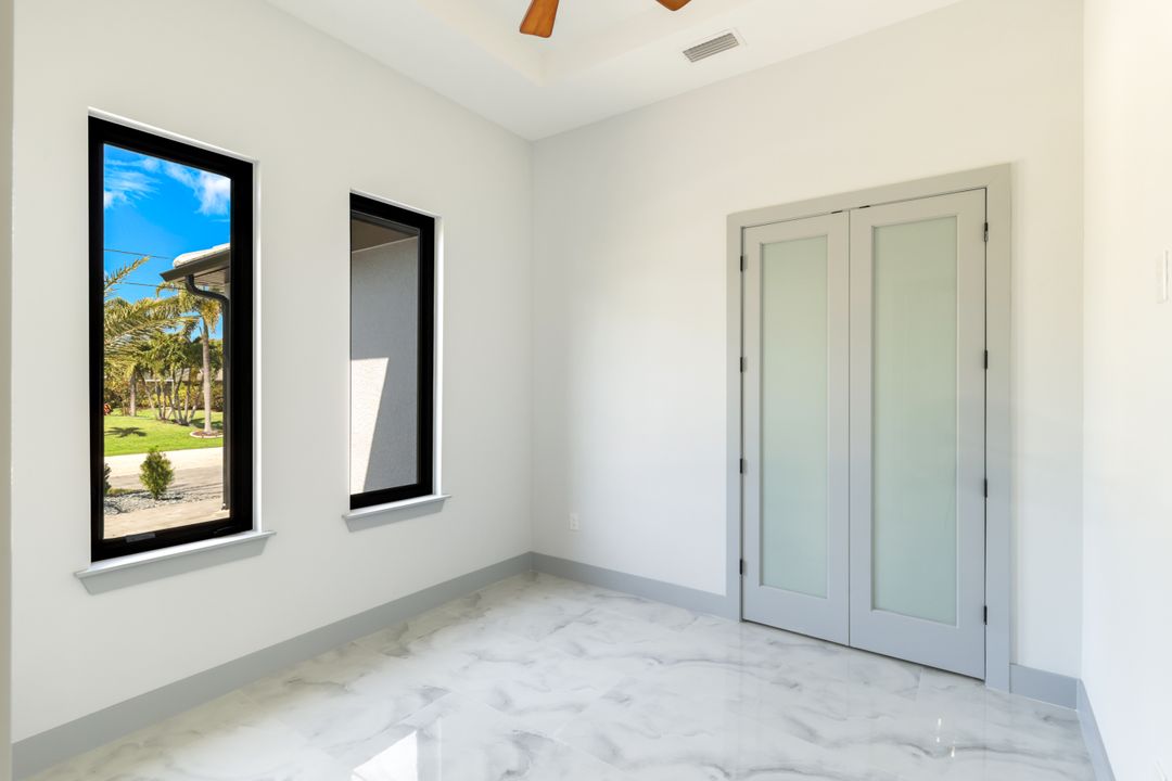 2833 SW 25th Ave, Cape Coral, FL 33914