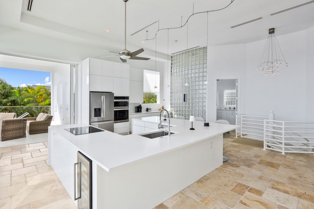 2302 SE 28th St, Cape Coral, FL 33904