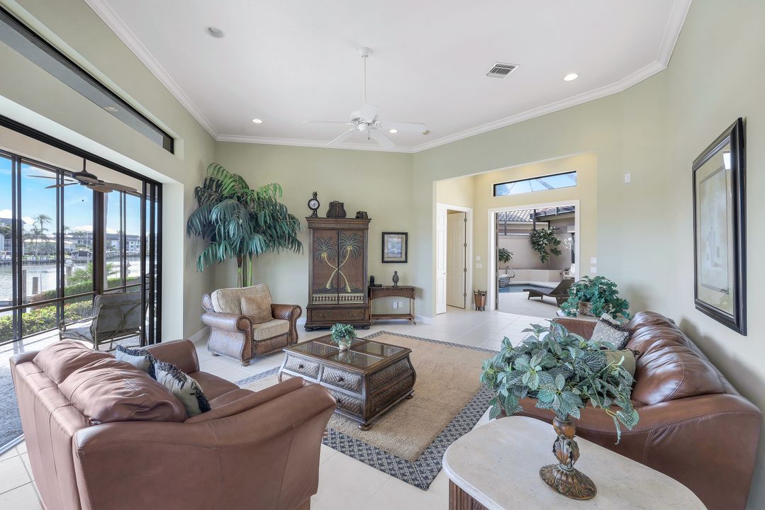 833 Swan Dr, Marco Island, FL 34145