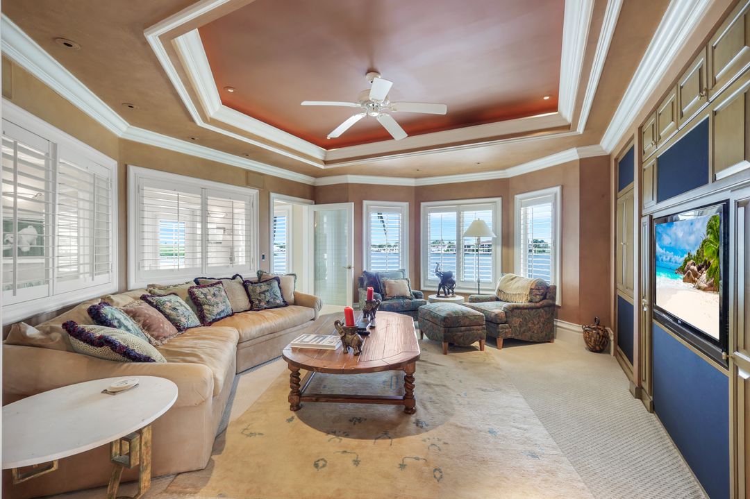 490 Renard Ct, Marco Island, FL 34145