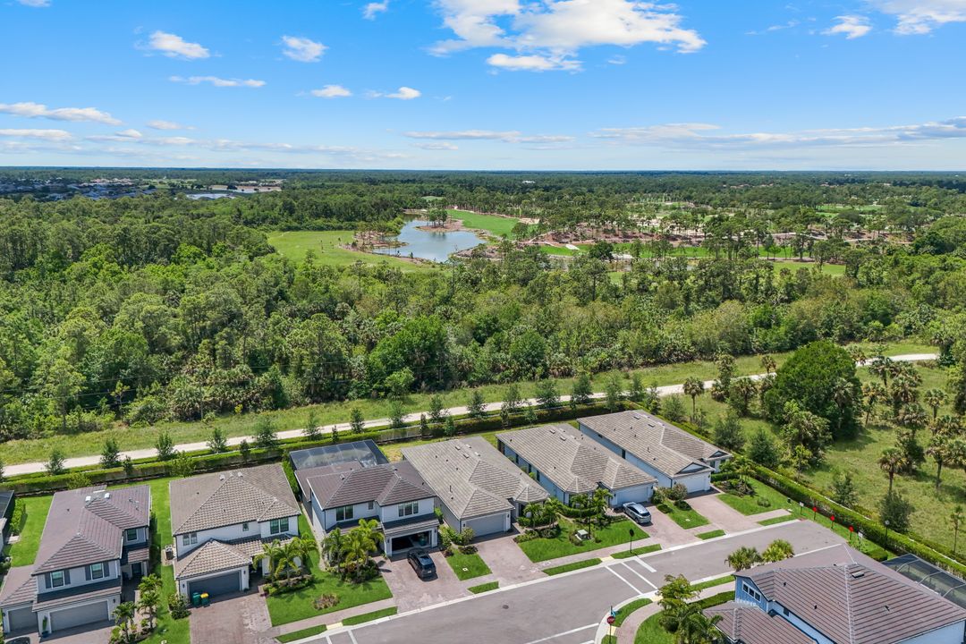 10518 Ventana Ct, Naples, FL 34120