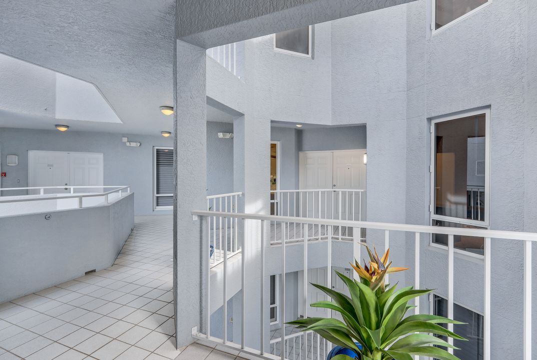 9790 Gulf Shore Dr #505, Naples, FL 34108