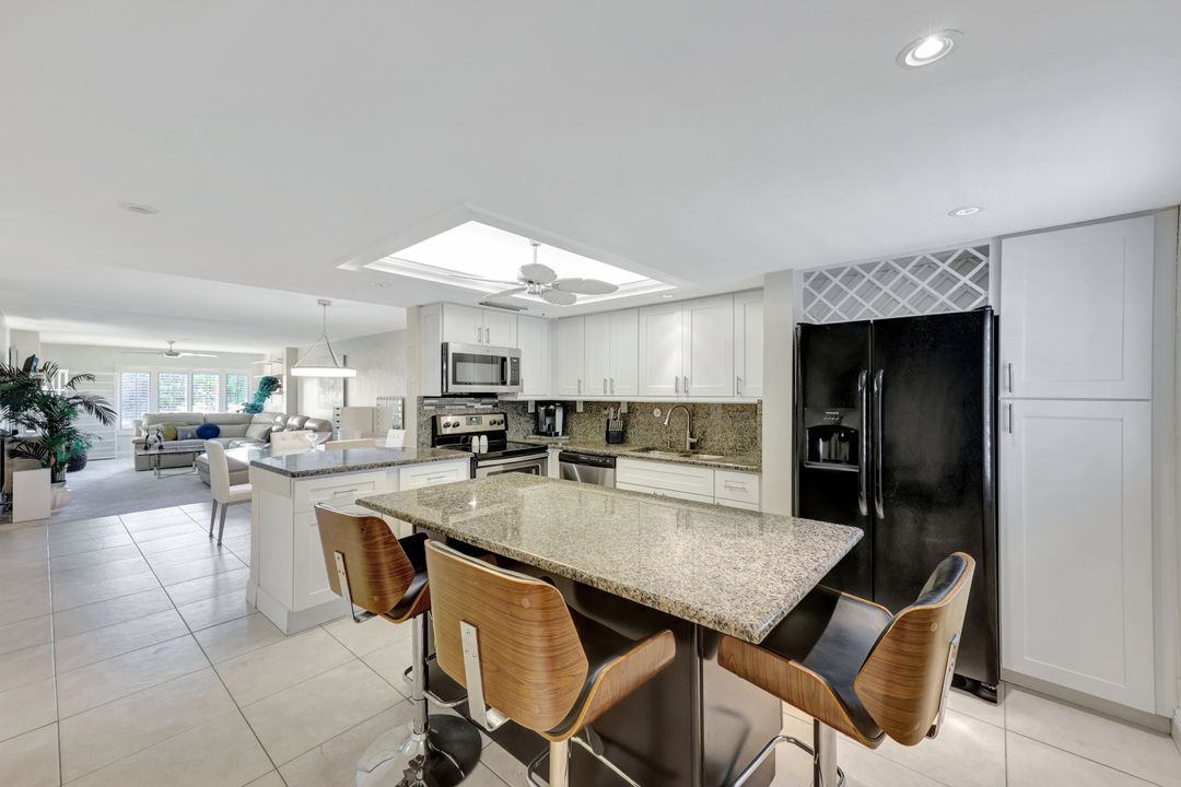 2264 Winkler Ave #204, Fort Myers, FL 33901
