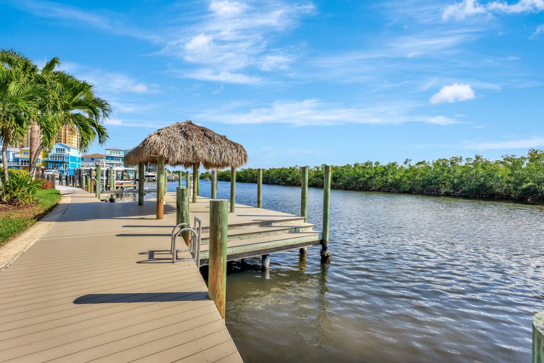 5817 Harbour Cir, Cape Coral, FL 33914