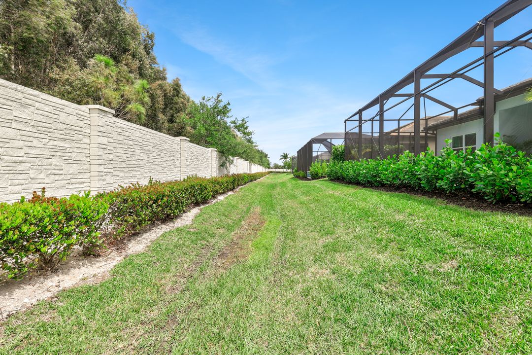3754 Sapphire Cv Cir, Naples, FL 34114