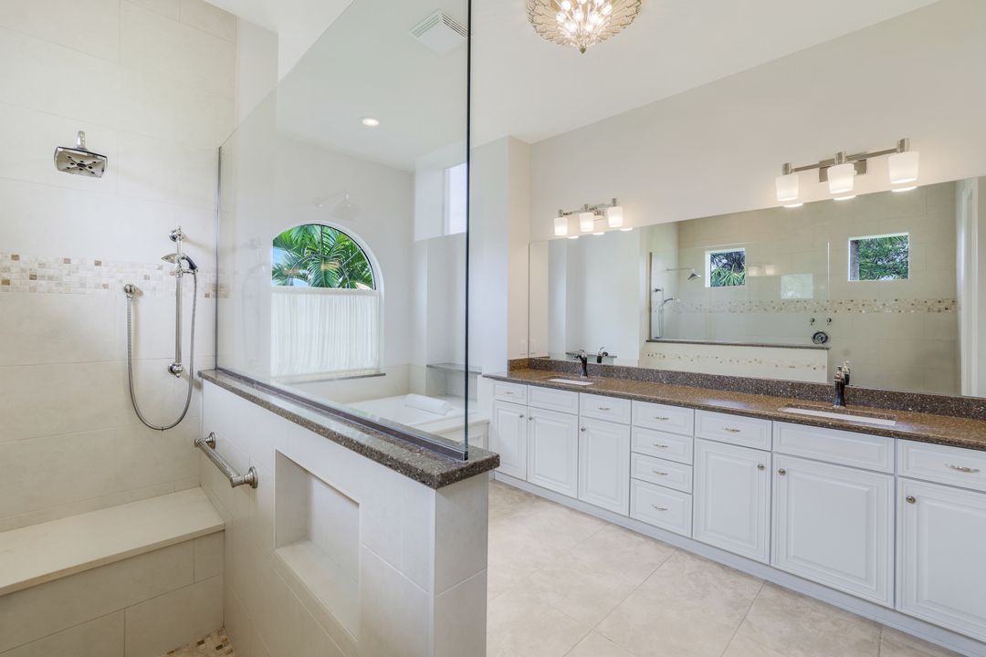 9266 Quarry Dr, Naples, FL 34120