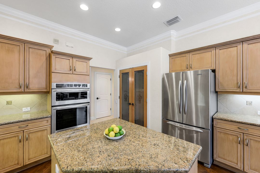12531 Collier's Reserve Dr, Naples, FL 34110
