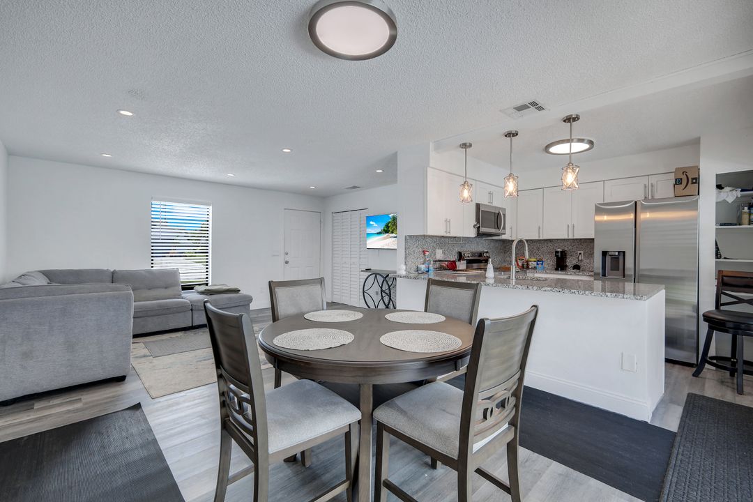 1307 SW 43rd Ln, Cape Coral, FL 33914