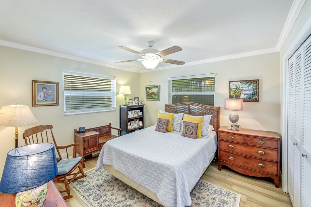 4459 Lakewood Blvd, Naples, FL 34112