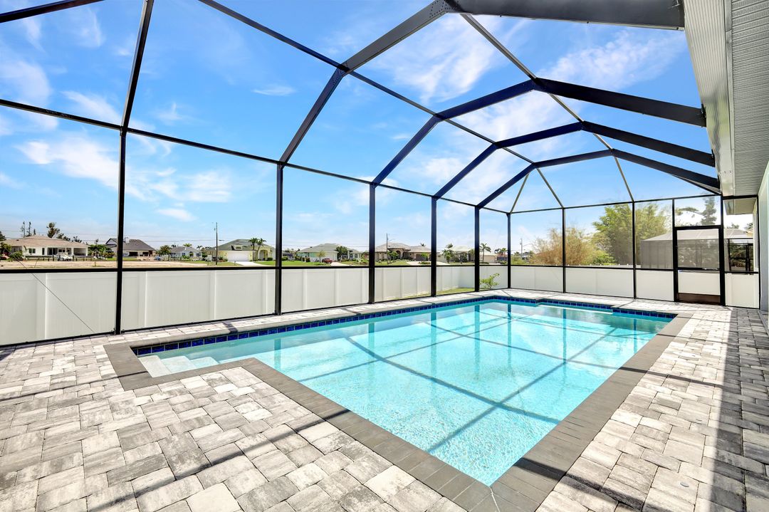 3527 SW 4th Ln, Cape Coral, FL 33991