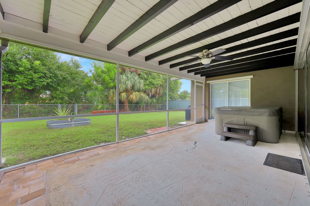 2201 41st Terrace SW, Naples, FL 34116