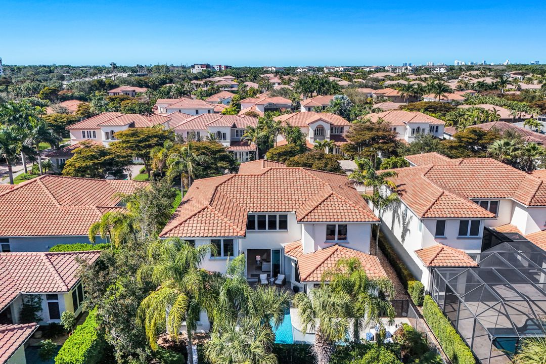 2106 Modena Ct, Naples, FL 34105