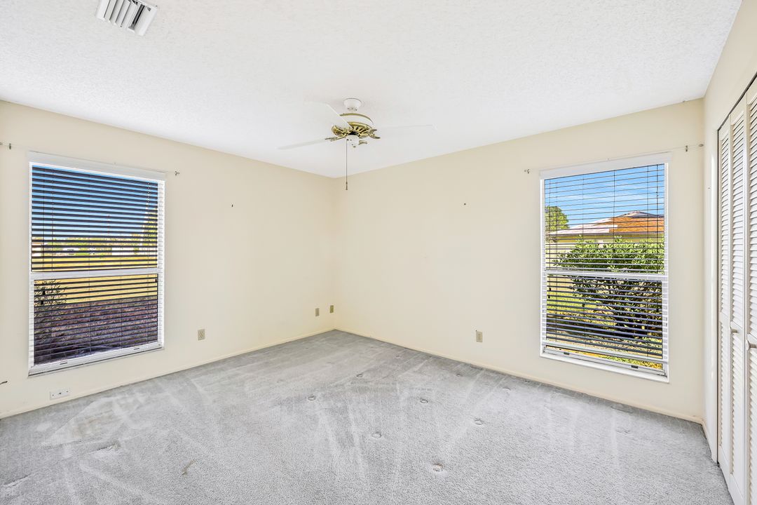 527 SE 37th St, Cape Coral, FL 33904