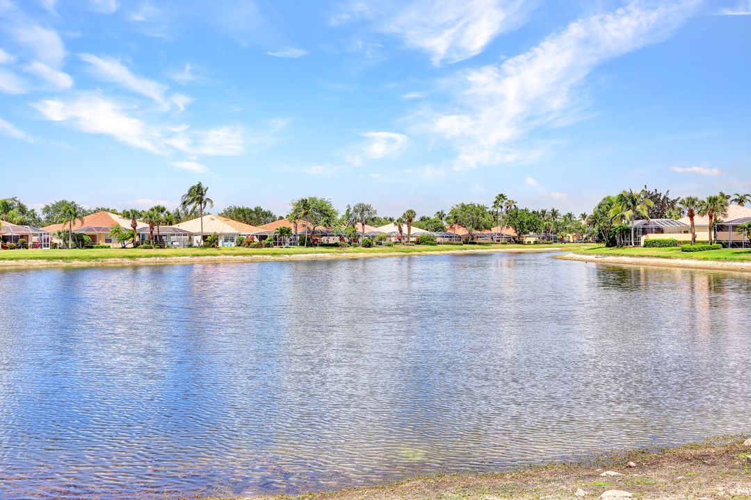 5441 Freeport Ln, Naples, FL 34119