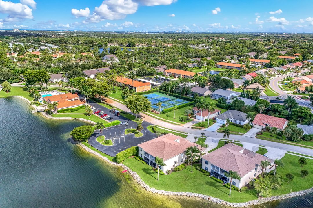 2390 Piccadilly Circus #202, Naples, FL 34112