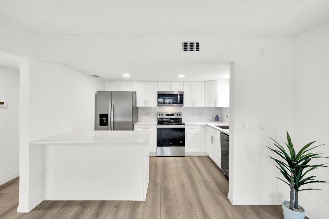 16881 Davis Road #312, Fort Myers, FL 33908
