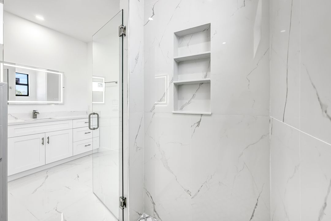 865 Chipley St E, Lehigh Acres, FL 33974