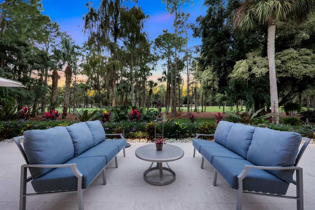 370 Edgemere Way N, Naples, FL 34105