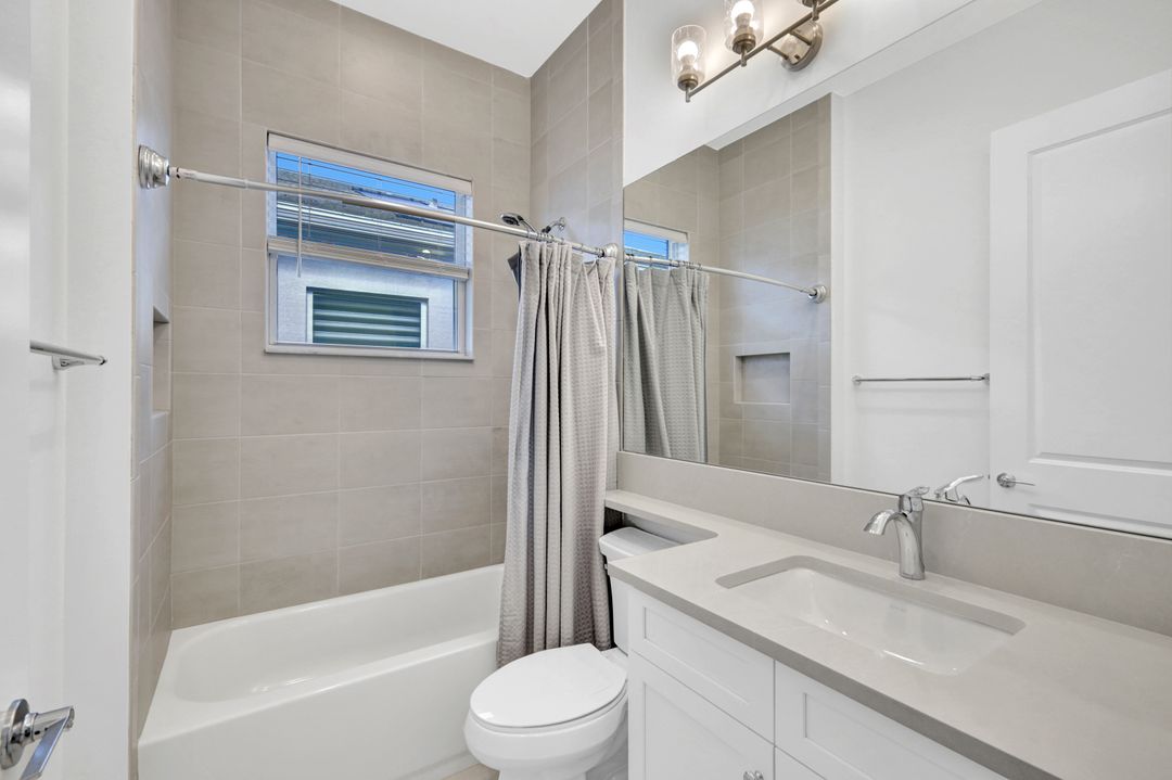 12261 Windamere Trl, Naples, FL 34120